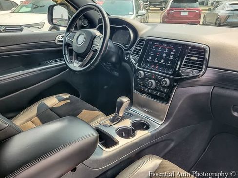 Used 2020 Jeep Grand Cherokee Altitude AWD/4WD image 30