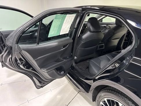 Used 2020 Toyota Camry SE FWD image 23
