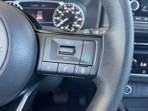 Certified 2023 Nissan Rogue SV FWD image 14