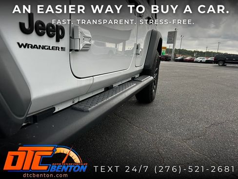 Used 2025 Jeep Wrangler Unlimited Sport AWD/4WD image 13