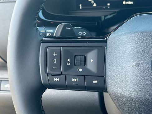 New 2026 Nissan Pathfinder SL image 25