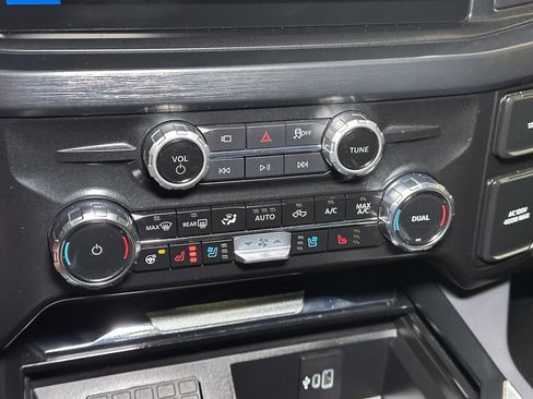 Certified 2025 Ford F250 Lariat w/ Lariat Ultimate Package AWD/4WD image 41