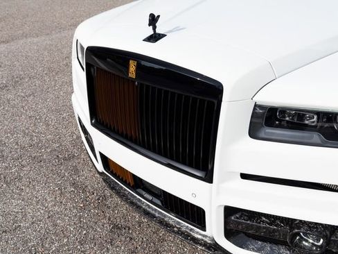 Used 2023 Rolls-Royce Cullinan w/ Cullinan Package image 11