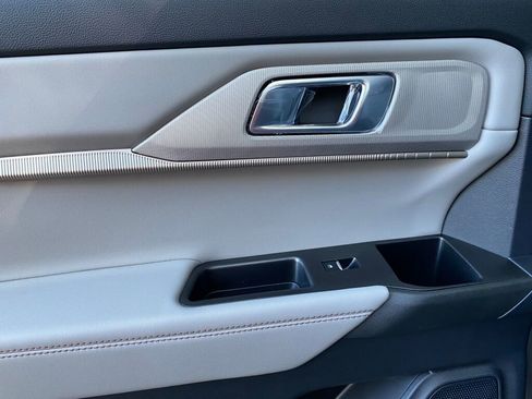 New 2026 Ford Explorer Active w/ Active Comfort Package image 16