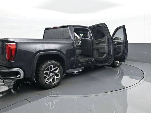 Used 2022 GMC Sierra 1500 SLT AWD/4WD image 29