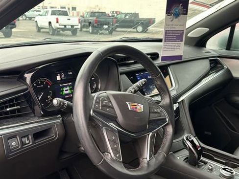 Used 2022 Cadillac XT5 Premium Luxury AWD/4WD image 10