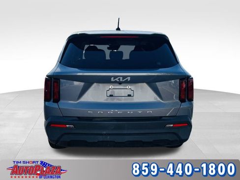 Used 2022 Kia Sorento LX image 4