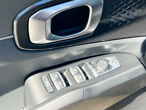 New 2026 Kia Sorento LX FWD image 17
