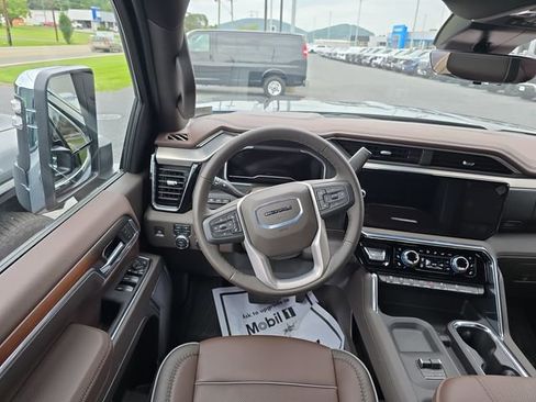 New 2025 GMC Sierra 3500 Denali w/ Denali Reserve Package image 12