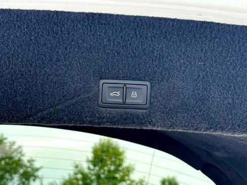 Used 2021 Lamborghini Urus image 35