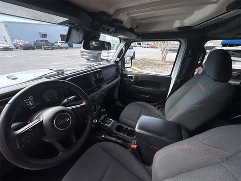 Used 2025 Jeep Wrangler Unlimited Rubicon image 10