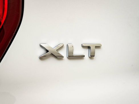 Used 2017 Ford Explorer XLT w/ Equipment Group 202A image 17