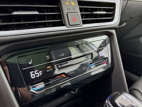 New 2026 Volkswagen Taos SEL AWD/4WD image 17