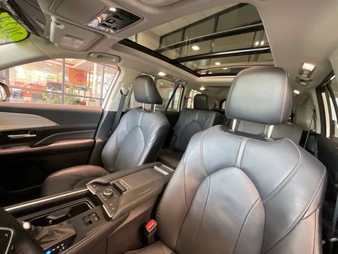 Certified 2024 Toyota Grand Highlander AWD image 10