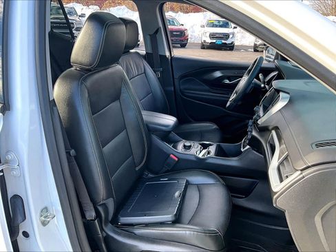 Used 2023 GMC Terrain SLT w/ Tech Package image 11