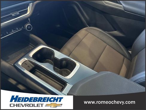 Used 2024 Chevrolet Equinox EV LT FWD image 24