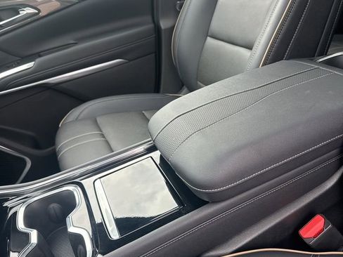 Used 2025 Chevrolet Traverse High Country w/ LPO, Floor Liner Package AWD/4WD image 14