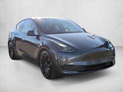 Used 2023 Tesla Model Y Performance image 3