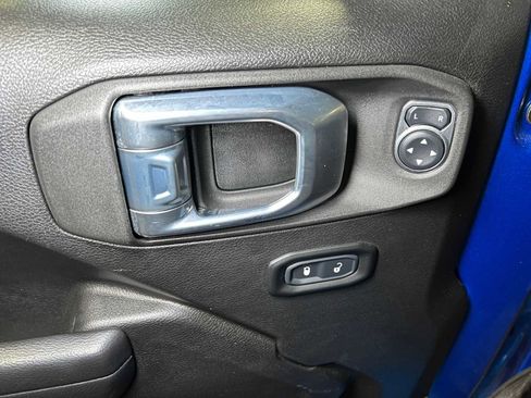 Used 2021 Jeep Wrangler Unlimited Islander image 19