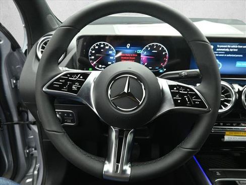 Used 2026 Mercedes-Benz GLA 250 4MATIC image 14