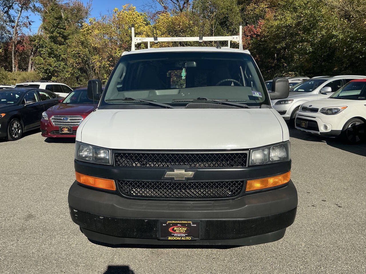 Used 2018 Chevrolet Express 2500 Extended RWD image 2
