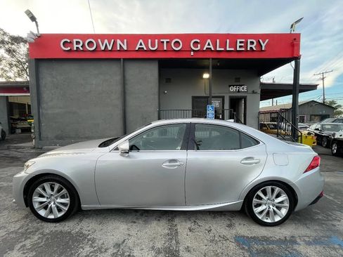 Used 2016 Lexus IS 200t RWD image 6
