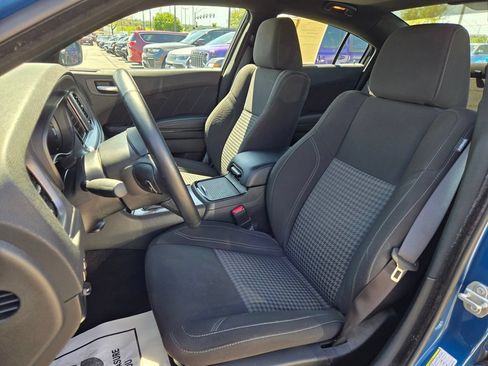 Used 2023 Dodge Charger SXT w/ Blacktop Package AWD/4WD image 17