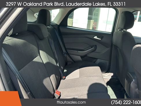Used 2018 Ford Focus SE image 36