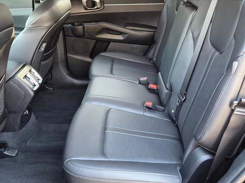Used 2024 Kia Sorento S FWD image 18