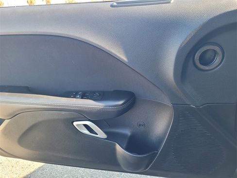 Used 2022 Dodge Challenger SXT image 12