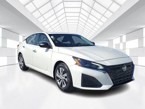 New 2025 Nissan Altima 2.5 S image 3