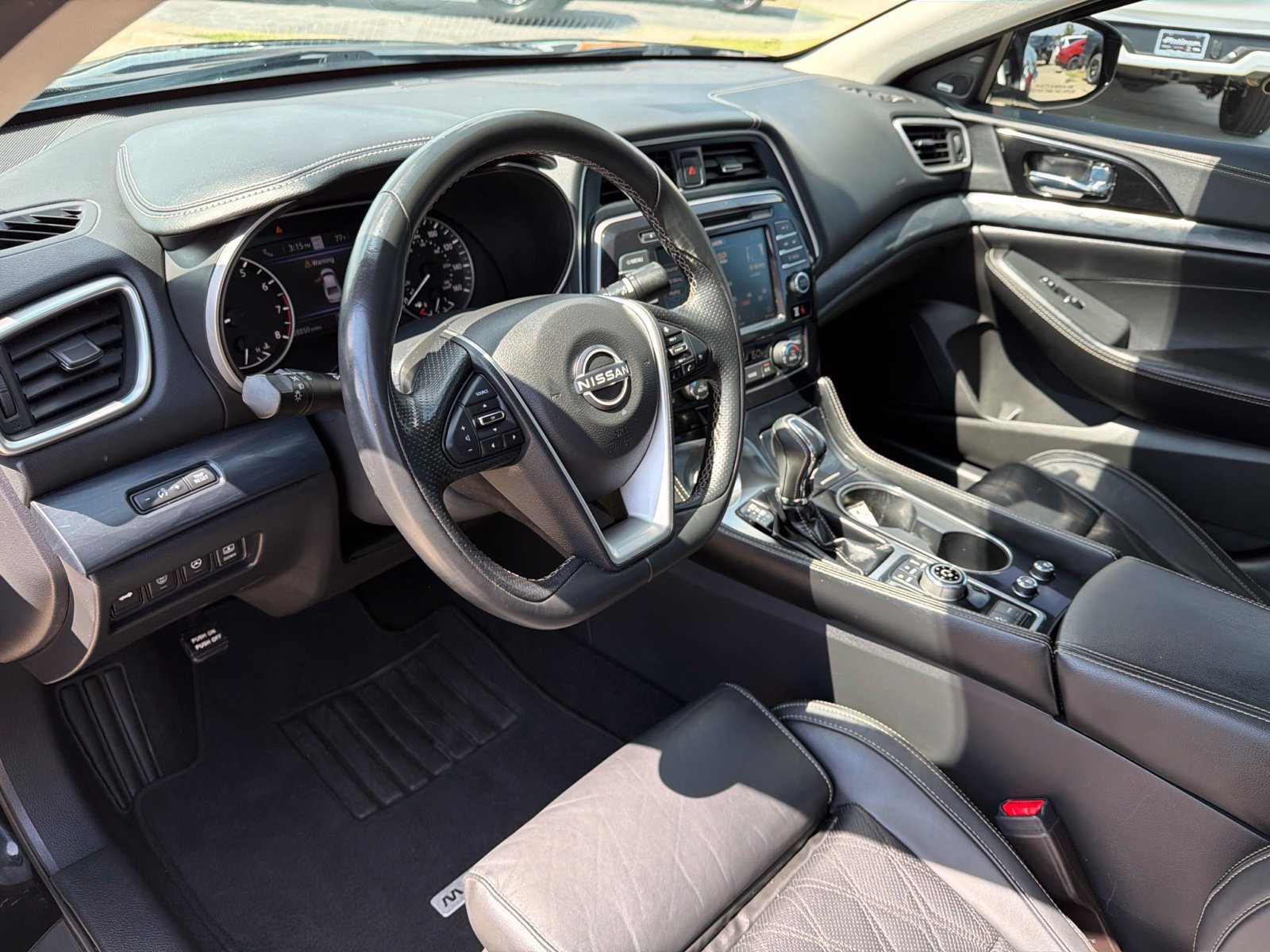 Used 2023 Nissan Maxima Platinum w/ Sport Mat Group FWD image 11