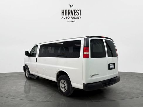 Used 2018 Chevrolet Express 2500 LS w/ Driver Convenience Package RWD image 4