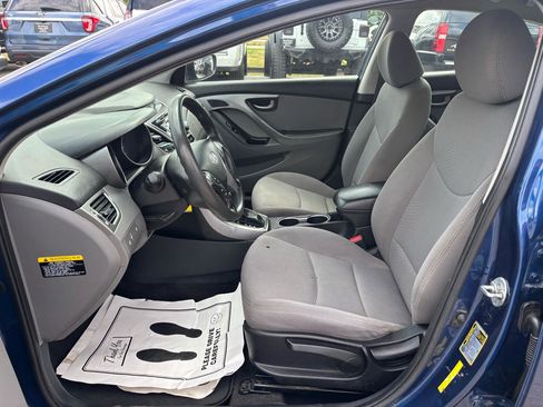 Used 2016 Hyundai Elantra SE w/ Option Group 02 image 16