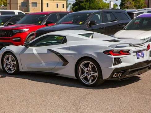 Used 2023 Chevrolet Corvette Stingray Premium Conv w/ Z51 Performance Package RWD image 7