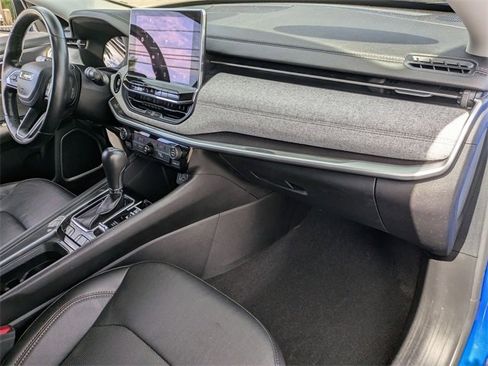 Used 2022 Jeep Compass Latitude image 37