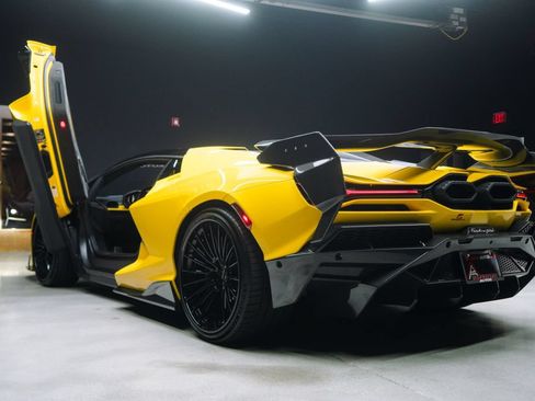 Used 2024 Lamborghini Revuelto AWD/4WD image 54