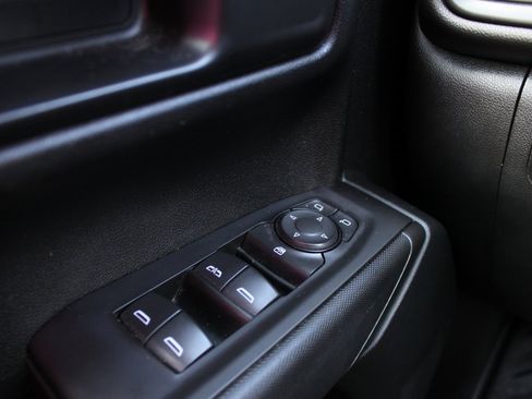 Used 2021 GMC Sierra 1500 2WD Crew Cab w/ Convenience Package image 13