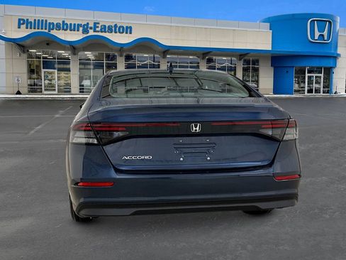 Used 2023 Honda Accord EX image 4
