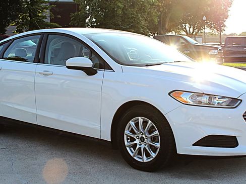 Used 2016 Ford Fusion S FWD image 7