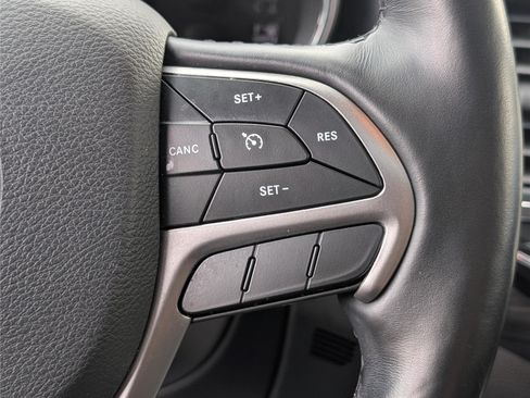 Used 2020 Jeep Grand Cherokee Altitude AWD/4WD image 23