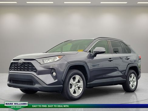 Used 2020 Toyota RAV4 XLE w/ All Weather Liner Package AWD/4WD image 8
