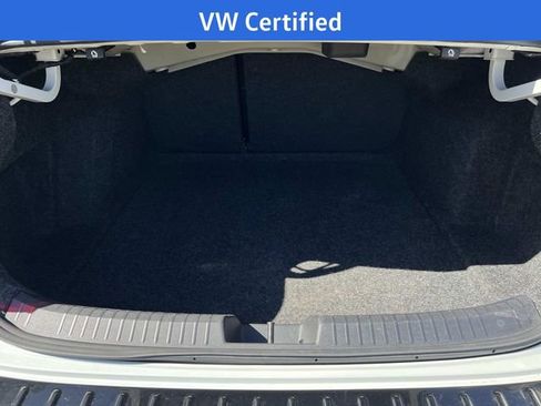 Certified 2024 Volkswagen Jetta SE w/ Panoramic Sunroof Package image 29