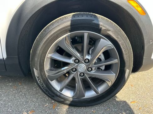 Used 2020 Buick Encore GX Essence w/ Experience Buick Package image 12