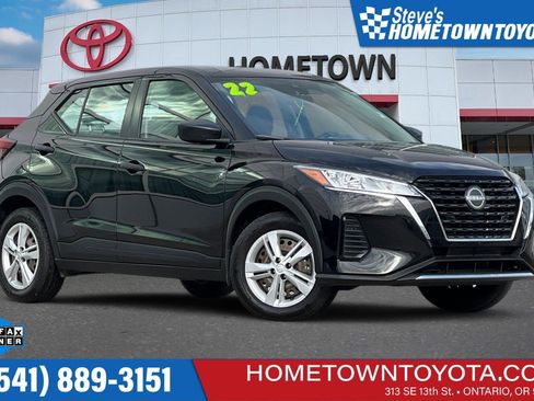 Used 2022 Nissan Kicks S image 1