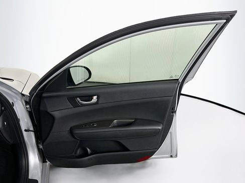 Used 2020 Kia Optima LX image 30