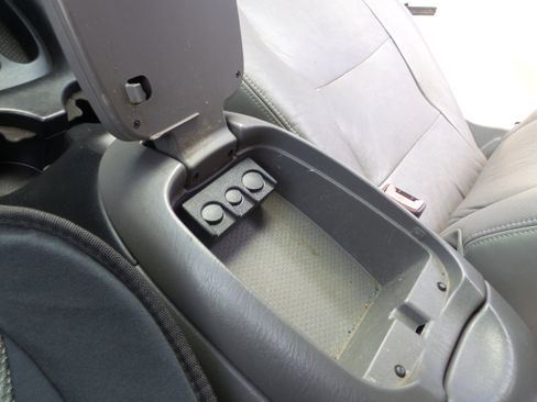 Used 2001 Toyota Sequoia SR5 image 52