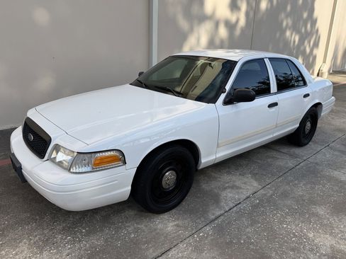 Used 2011 Ford Crown Victoria Police Interceptor image 7