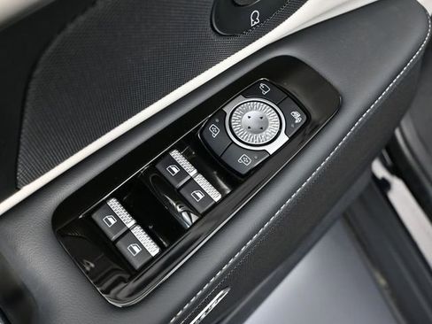 Used 2024 Lincoln Nautilus Premier w/ Equipment Group 102A image 21