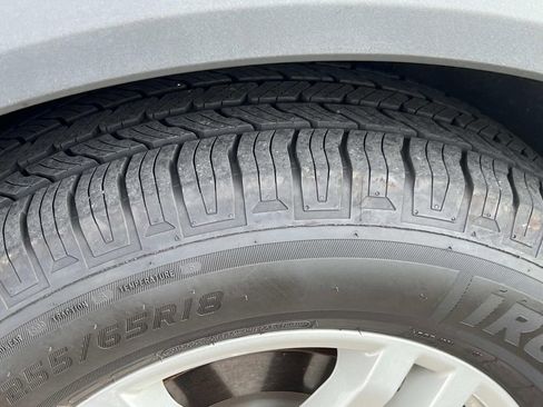 Used 2023 Ford Explorer XLT w/ Equipment Group 202A image 6